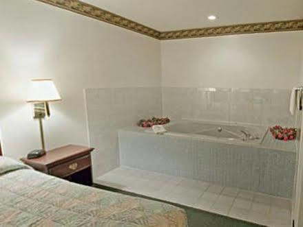 Econo-inn 2*